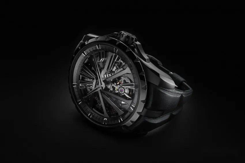 Roger Dubuis �޽ܶű˽��Ķ��˵Ļ��罻����