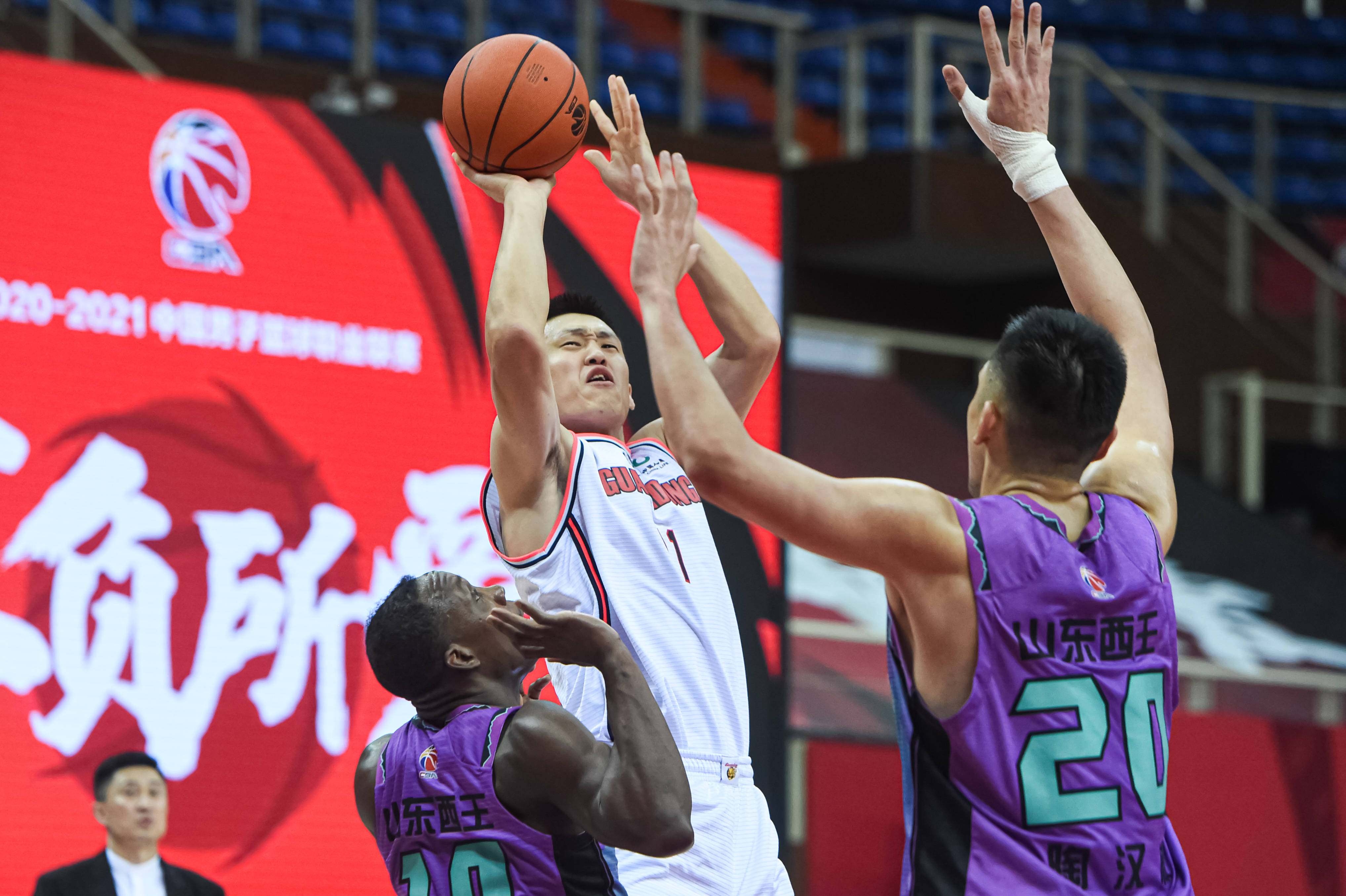 篮球cba第三阶段广东东莞大益胜山东西王