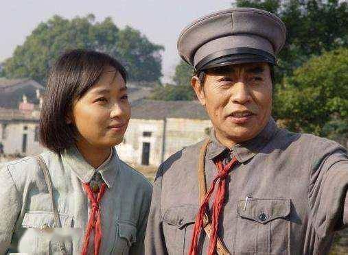 伍若兰密友 成婚1年丈夫牺牲 她终身未嫁 73年后与丈夫合葬 王展程 伍若兰密友 成婚1年丈夫牺牲 她终身未嫁 73年后与丈夫合葬 王展程