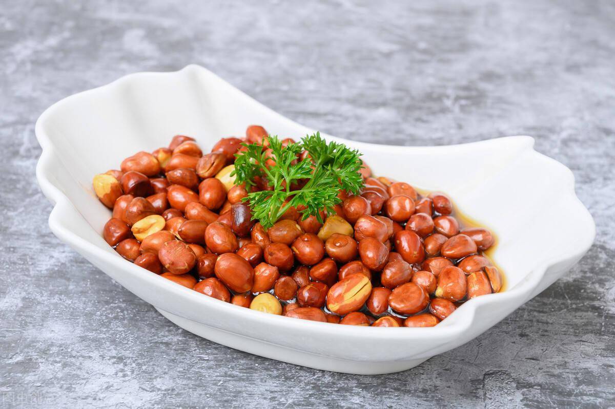 炒花生米时不要直接下锅教你正确的方法香脆好吃不返潮