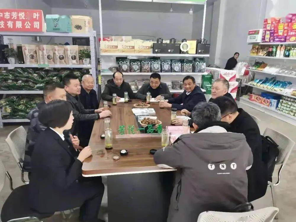 监 制:龚兴富总 编:熊顺勤来源:镇巴脱贫攻坚责 编:李玮编 辑:李 玮