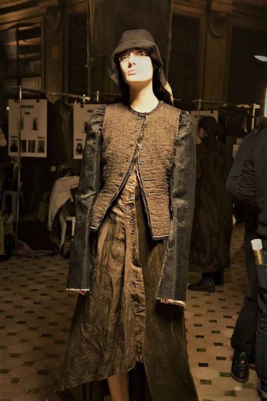 遗世独立的仙风道骨umawang这次回到了维多利亚时代的复古与柔美