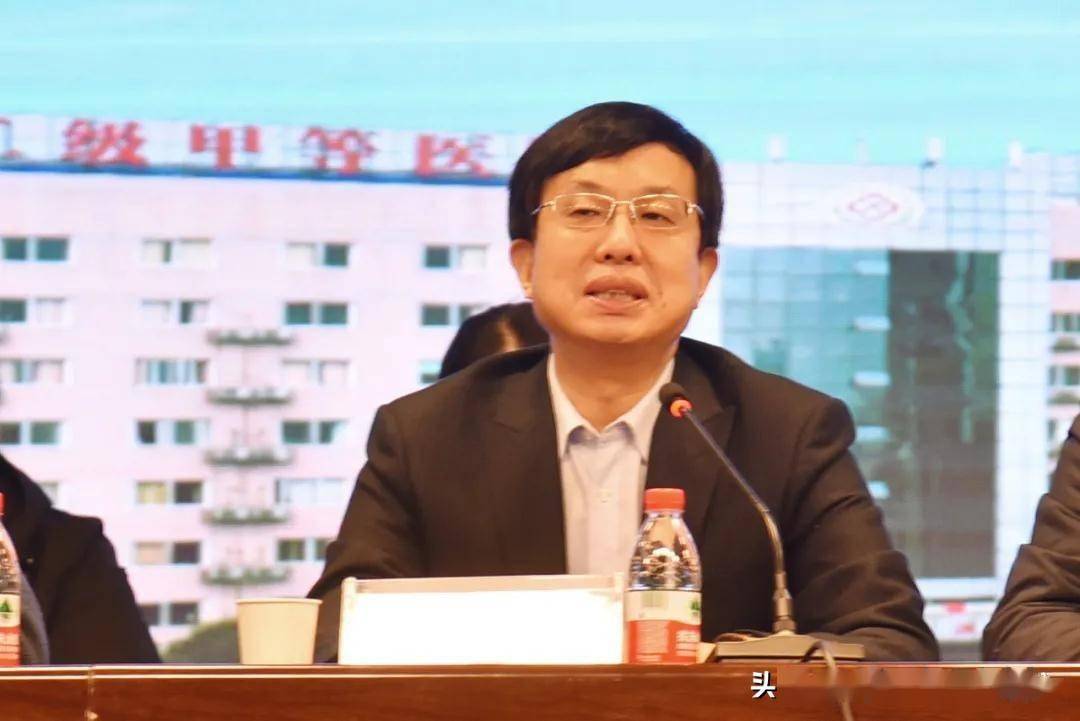 郑大一附院医务处处长王守俊教授在讲话中总结了近年来专家教授故乡行