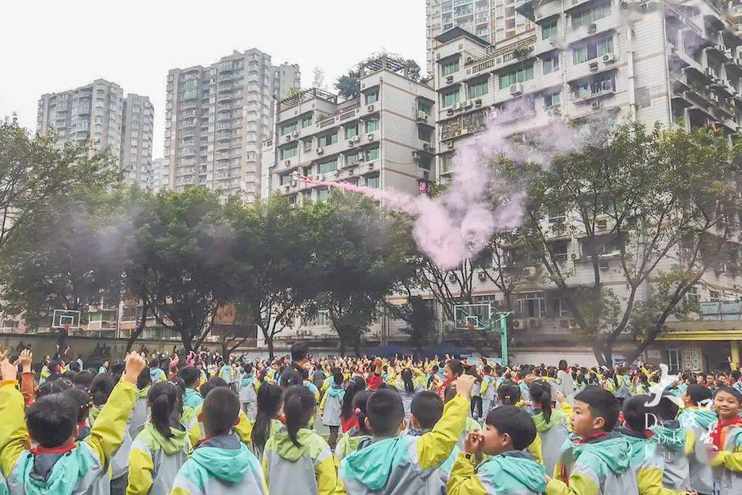 大渡口区实验小学奇思创意节开幕这些科技魔术真是有趣又神奇