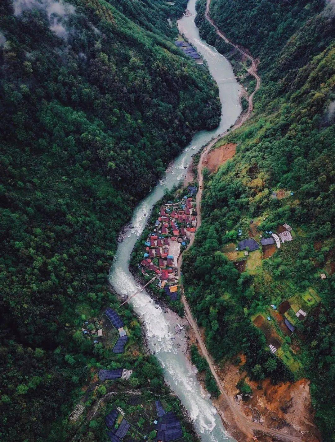 貢山旅遊獨龍江景區今日起恢復開放開放時間每日8001800