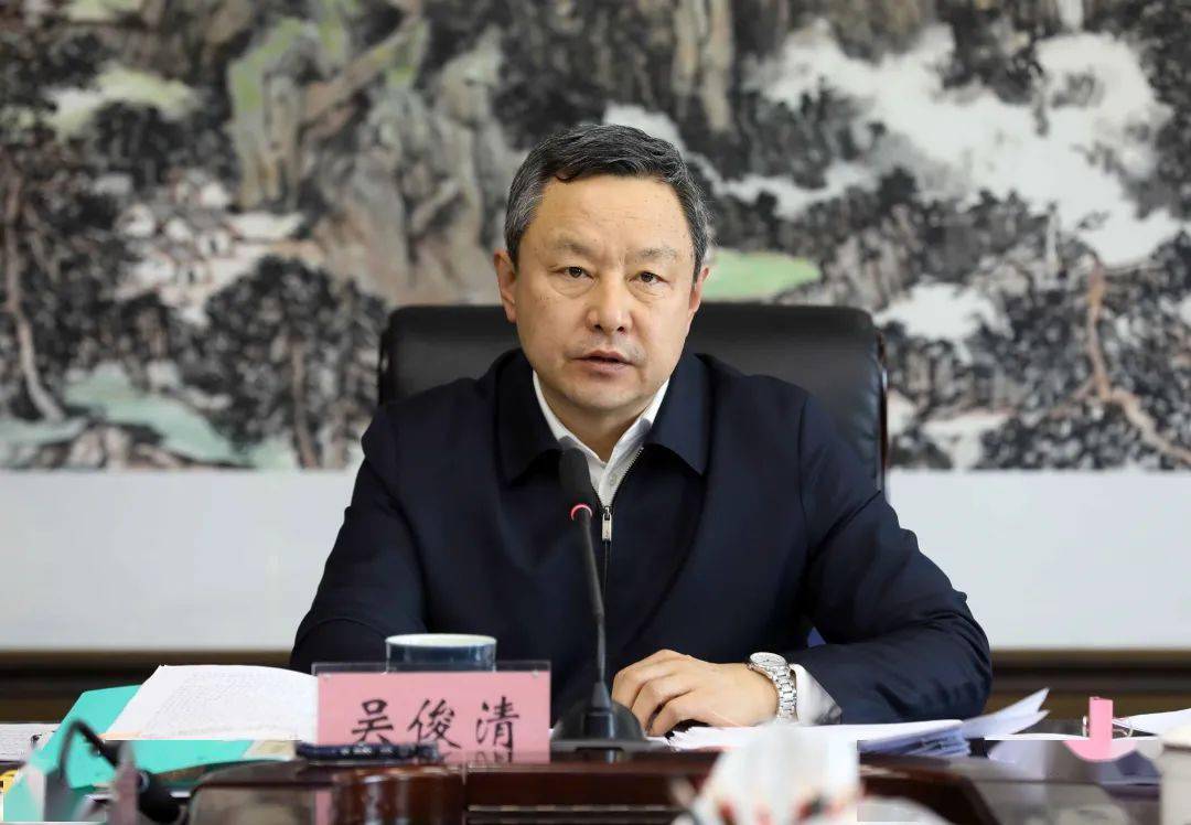 省教育厅召开党组扩大会议传达学习全国两会精神