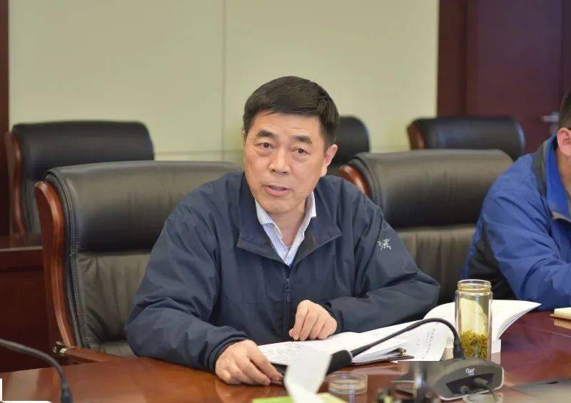 汪建中以普通党员身份参加支部组织生活会