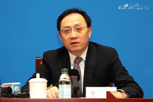 在教育部3月18日举行的新闻发布会上,上海市教委副主任贾炜介绍有关