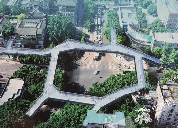 步行街4月底提档升级空中联廊8月底投用南坪商圈动作不断