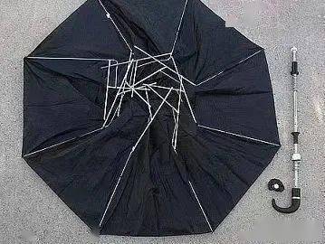 旧雨伞布改造雨衣图片