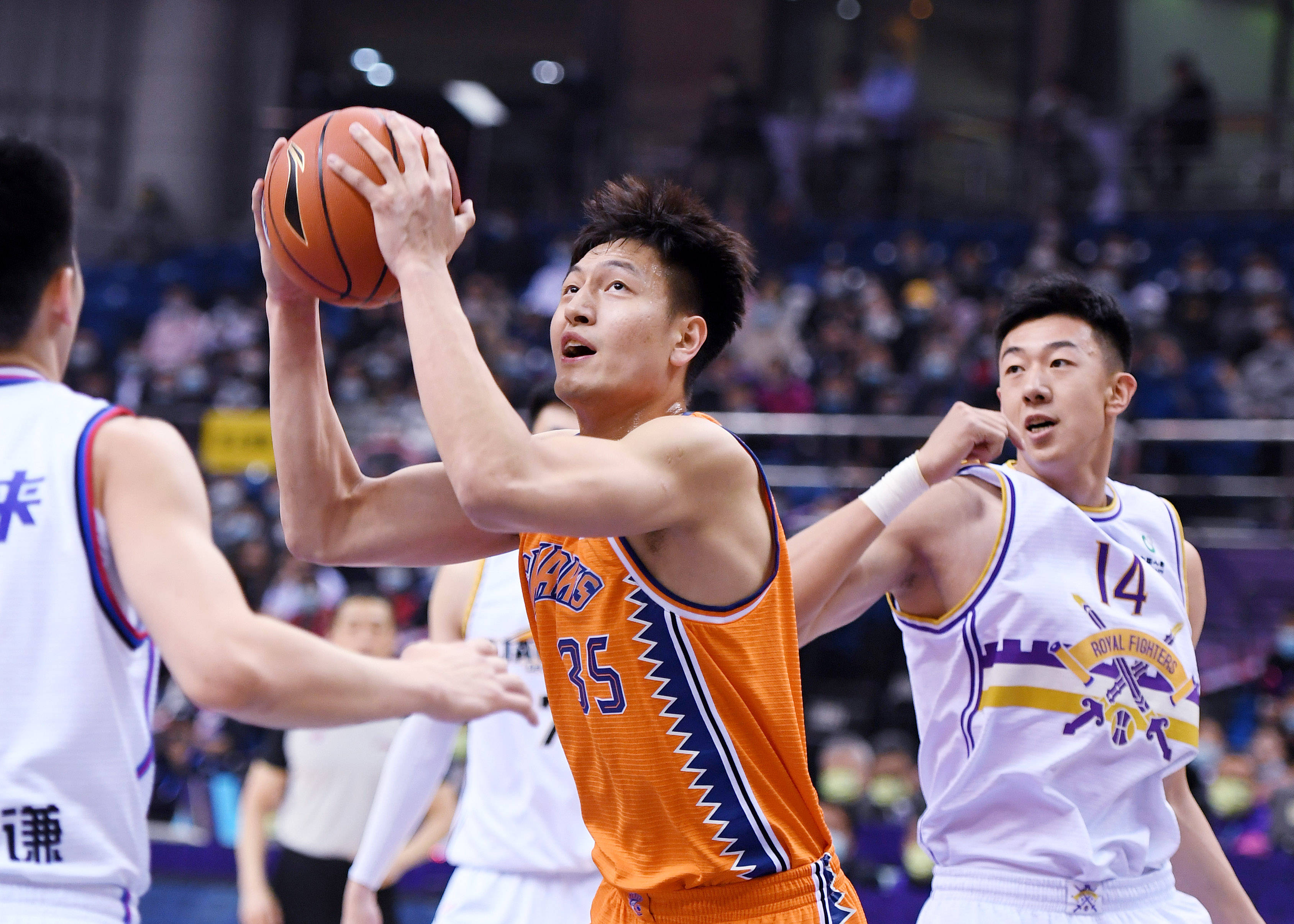 在山东青岛举行的2021中国男子篮球职业联赛(cba)全明星星锐赛中,北区