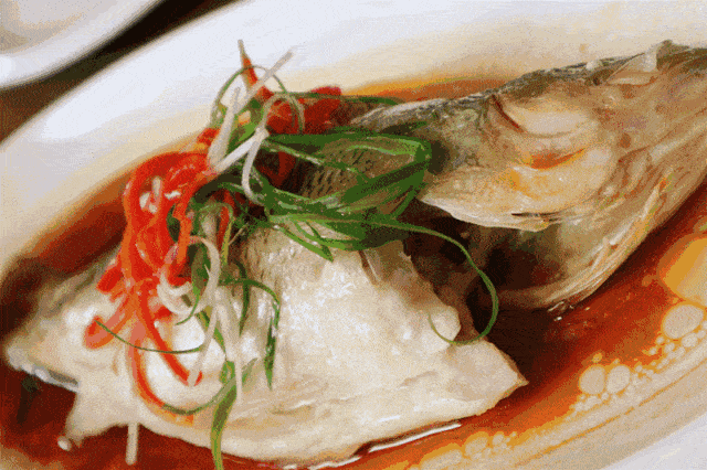 想买到鲜嫩鲈鱼可别只看大小还要记得看这3点