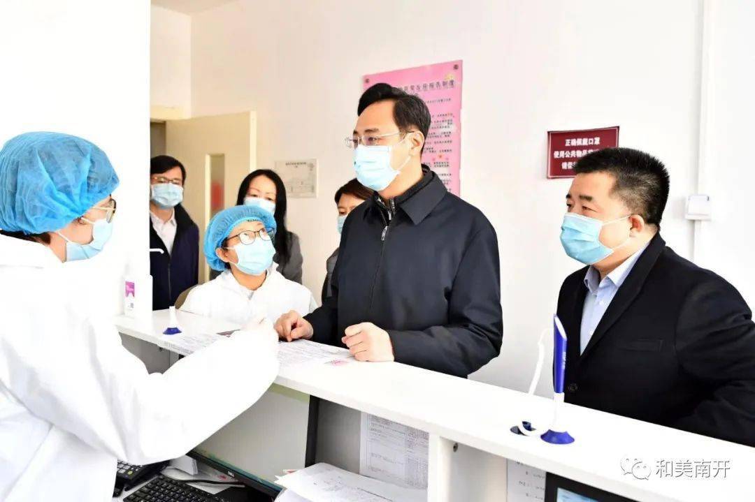 区领导到新冠疫苗接种点调研