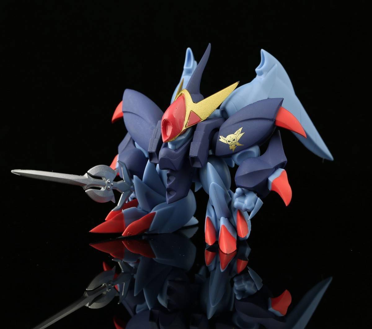 高度对比肩膀上有黑龙角标志的印刷可动依然是手腕手臂这次配有武器了