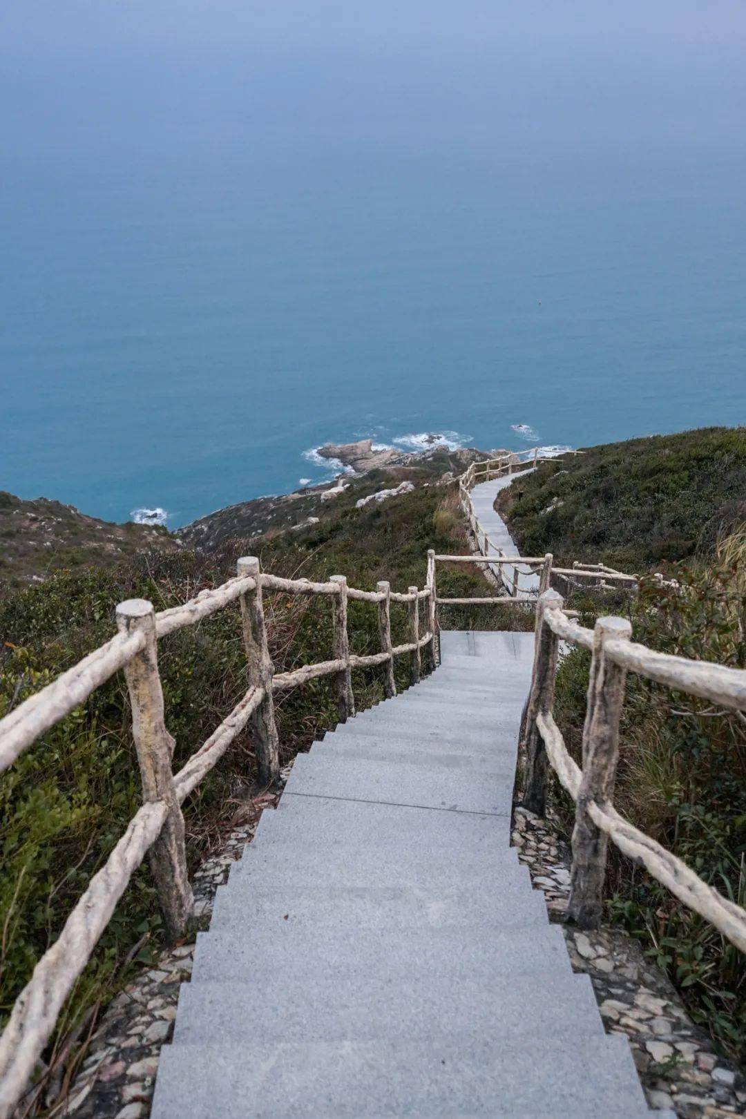 224米深圳天文台遇见悬崖海景浪漫山海栈道