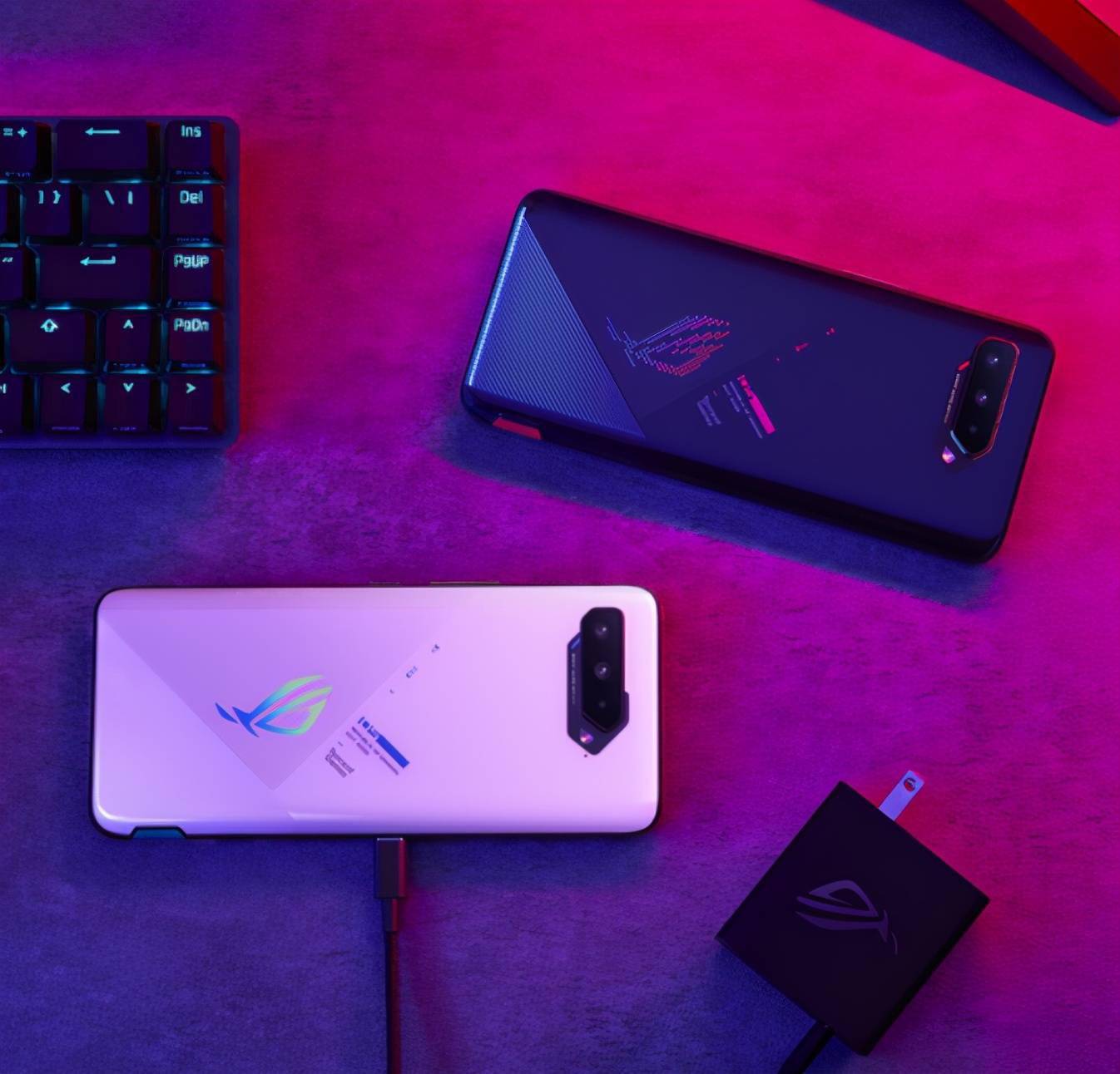 堪称游戏手机颜值天花板rog游戏手机5幻影白全面开售