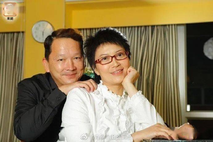 好友齐撑廖启智鲍起静我们拍了片同他打气