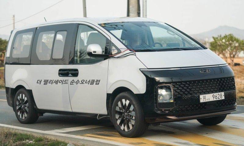 最多能坐11人现代全新mpv Staria实车图曝光 车型