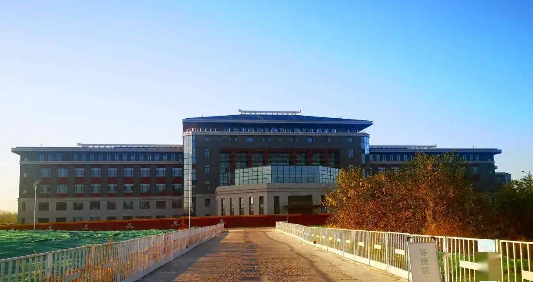 校长区长联合现场办公全力推进丰台校区建设多图