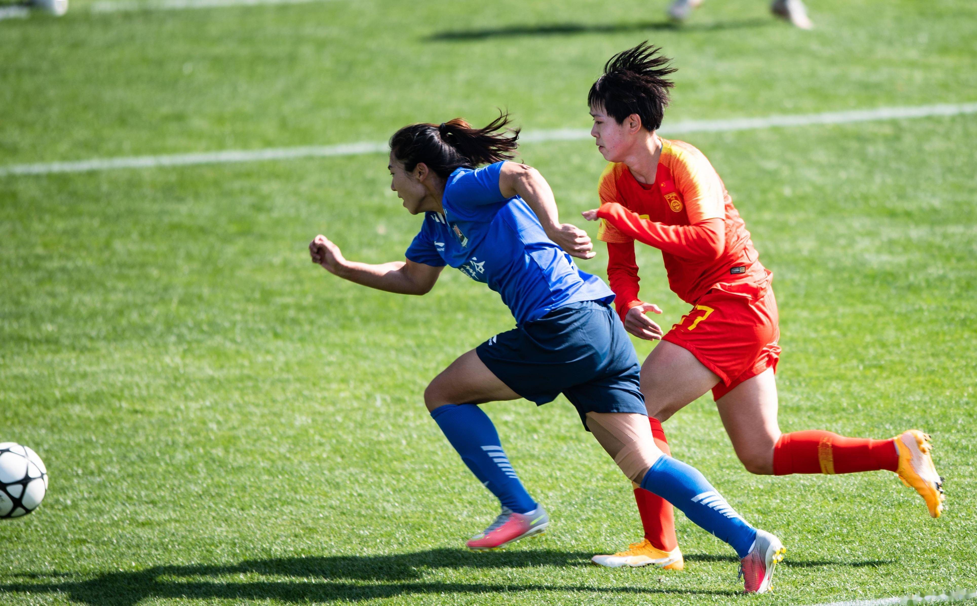 足球——全国女子锦标赛:武汉车谷江大胜u20国家女足