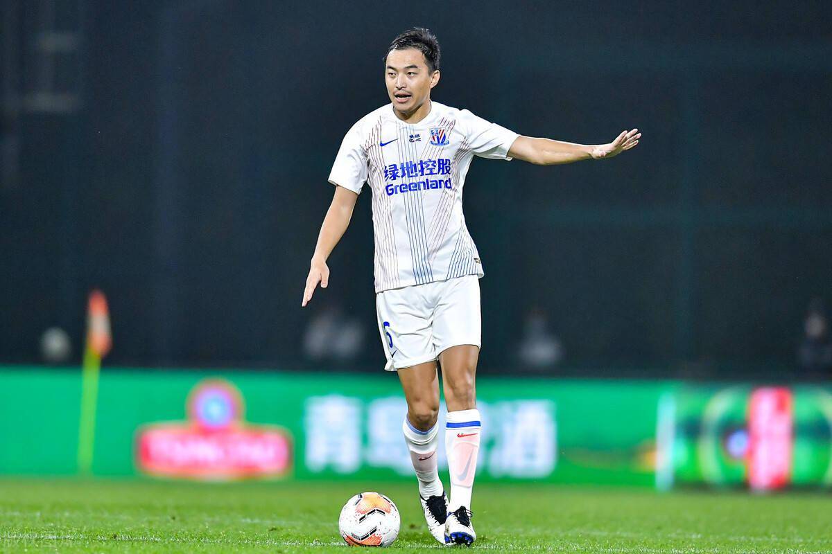 冯潇霆:上吐槽大会很生气想动手,曾被女排队员拒绝同台活动