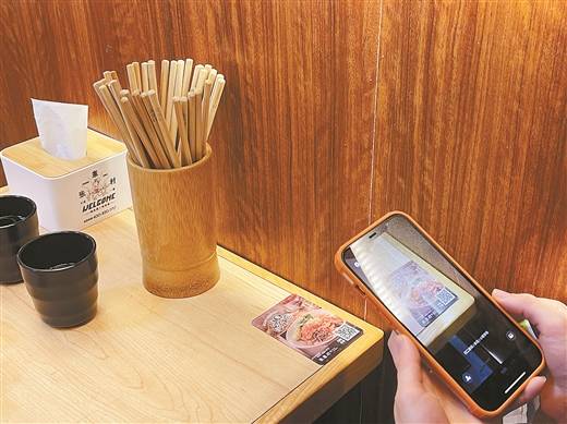 南国早报记者 李艺 雷小琴/文 苏华/图在南宁和外地一些餐厅,消费者