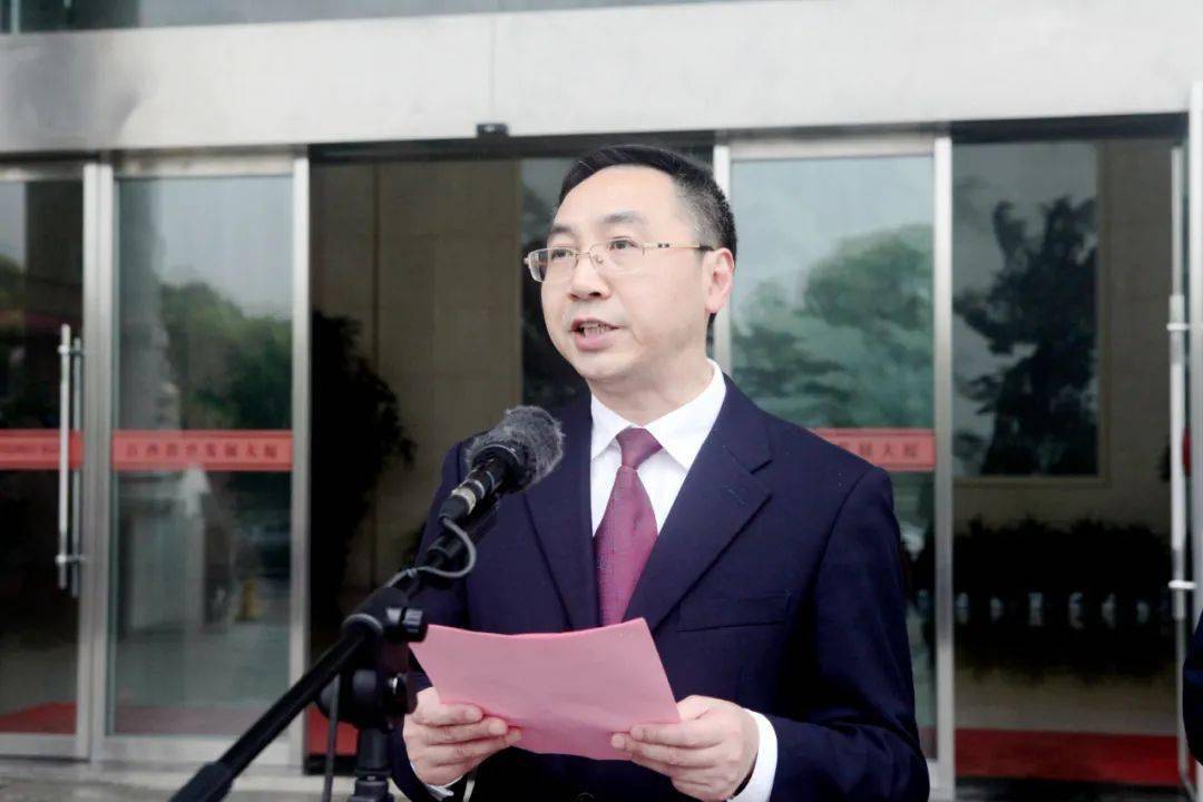 省委编办主任,省委组织部副部长傅世平出席省政府副秘书长樊雅强出席