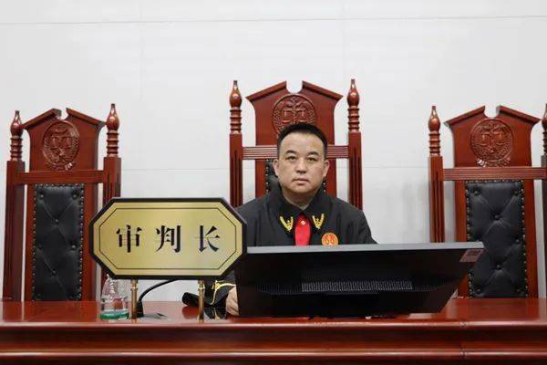 被控受贿千余万元黄伟清今天受审