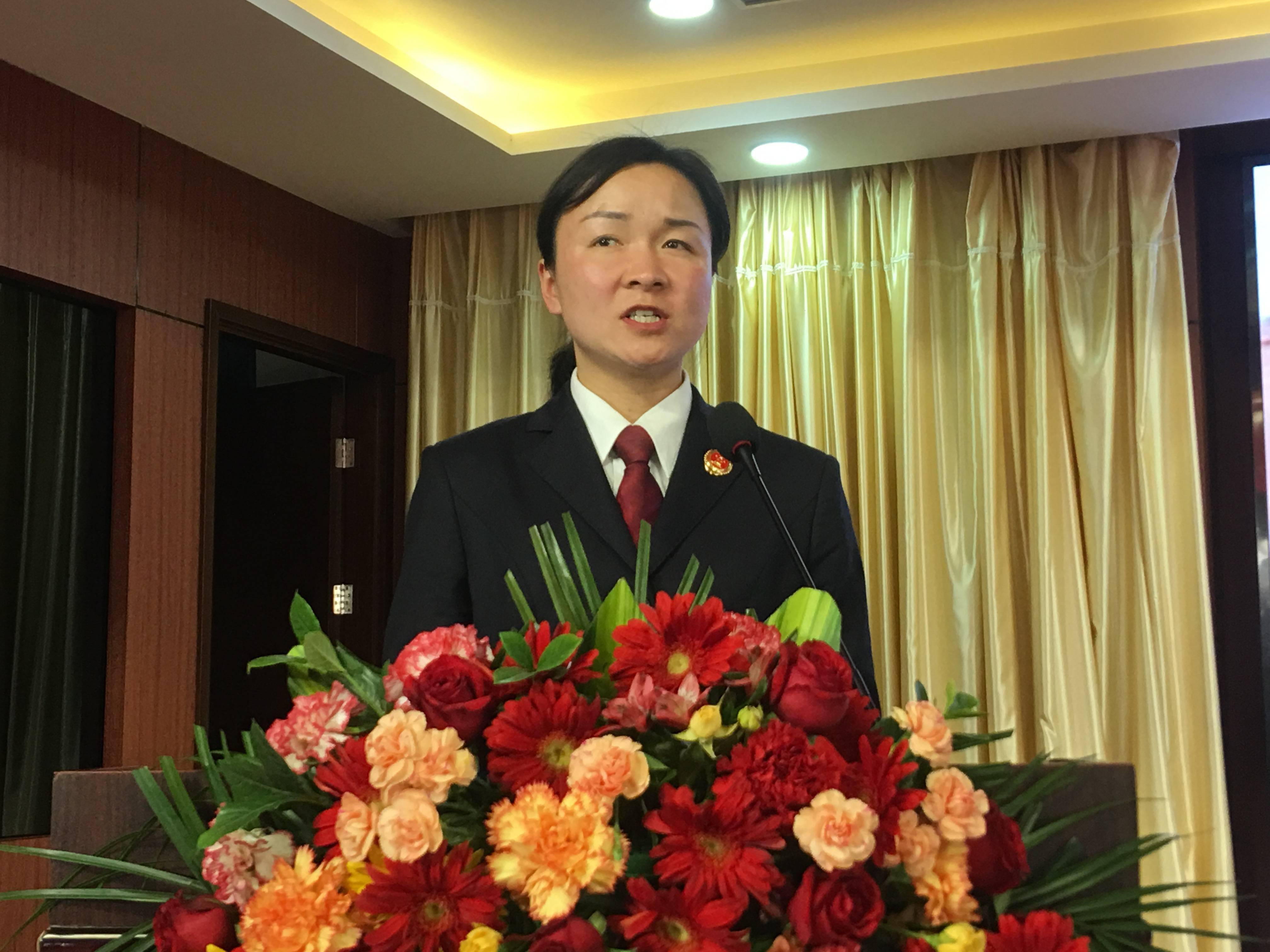 弘扬英模精神汲取奋进力量南阳市政法英模事迹巡回报告会走进镇平