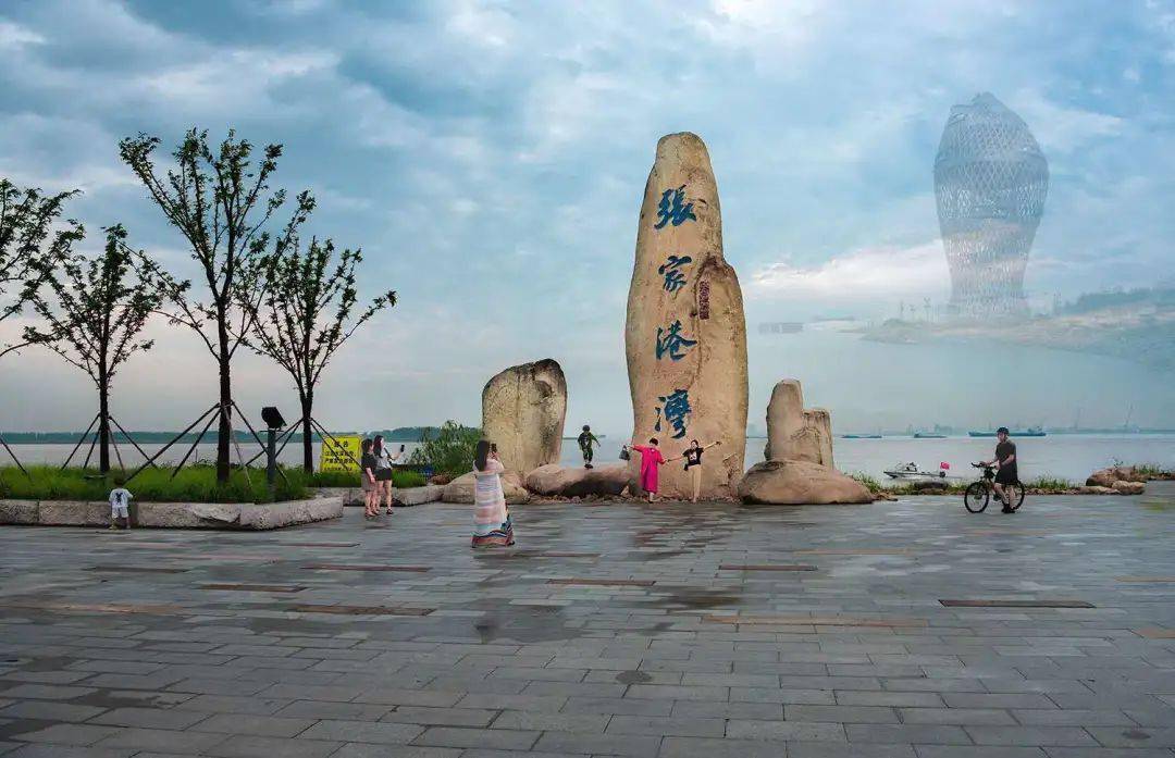 傍晚的时候选择来张家港湾这里散散步,运气好的话能赶上一场绚烂晚霞