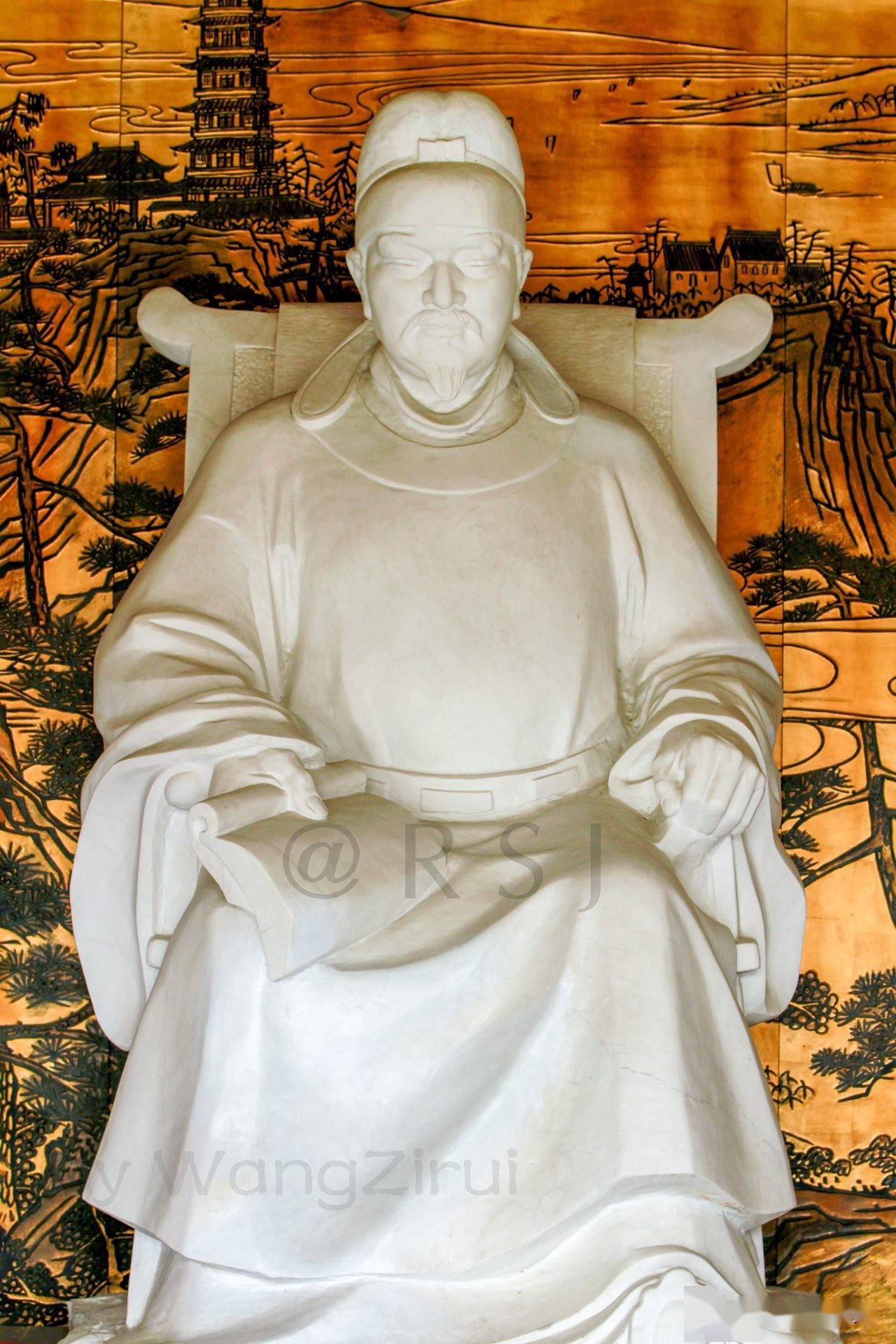 扬州瘦西湖畔:隋炀帝行宫旧址两个朝鲜人塑像,一人在中国16年