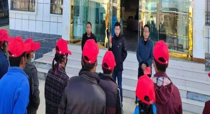 岗巴县人口_西藏岗巴县姜锦俊(2)