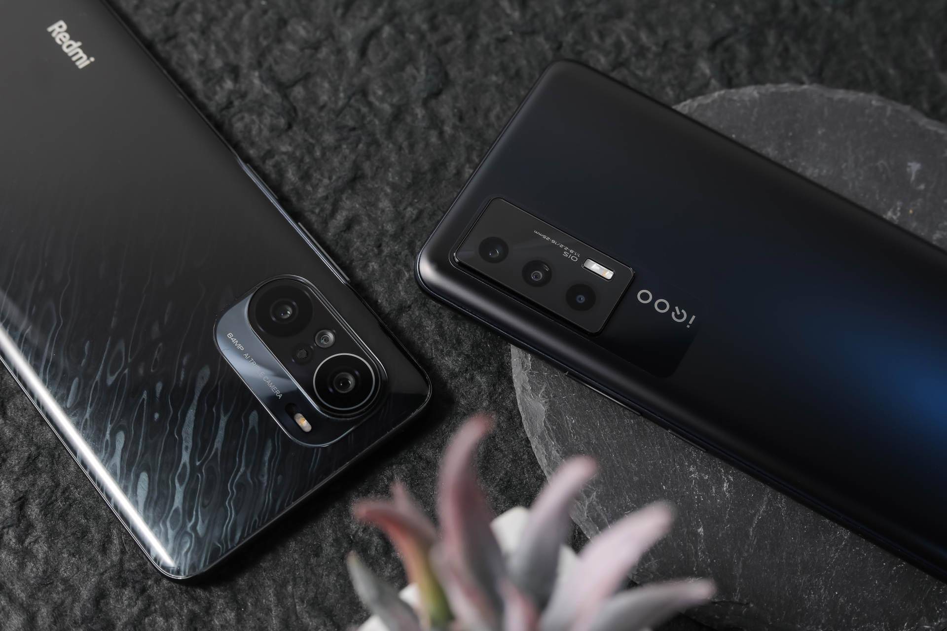 性能|相比红米K40 Pro，iQOO Neo5玩游戏强在哪儿？