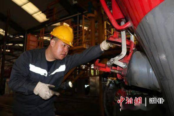 武铁武昌南机务段厉兵秣马迎战410调图