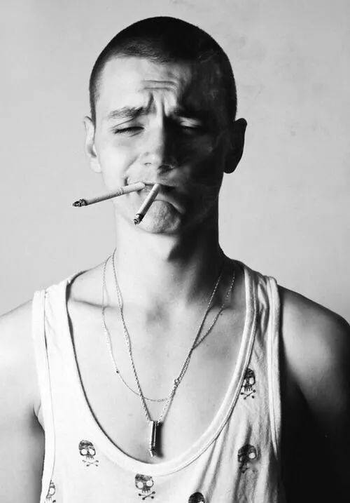 yuripleskun回归了还是曾经那坏坏的痞帅邪恶男孩