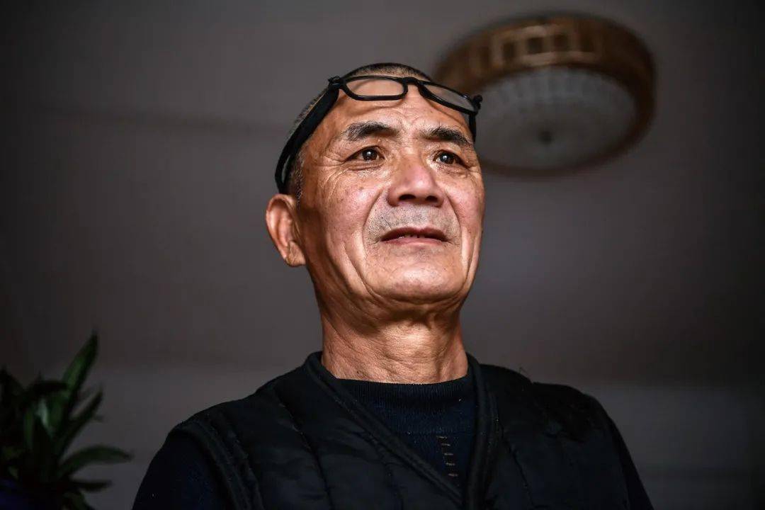 从刘富家向下看,不远处就是他修的小桥.