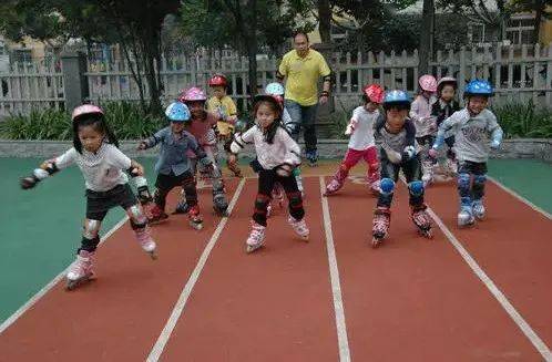 如何组织幼儿户外体育活动 ff53919503184650a29c1957a163b610.jpeg
