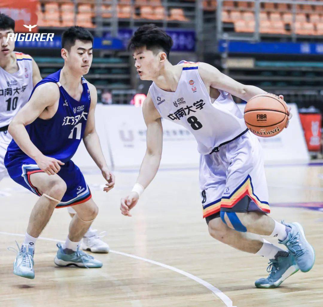 江汉大学李远豪13分,高小龙10分5篮板佟佳俊29分5助攻,张东旭18分
