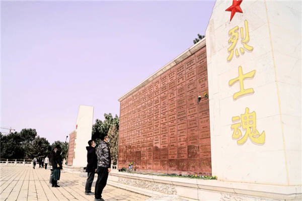 我还记得你你就在我身旁