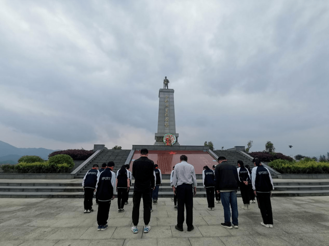 【黨史學習教育】上猶縣教科體局:清明祭英烈,現場學黨史_活動