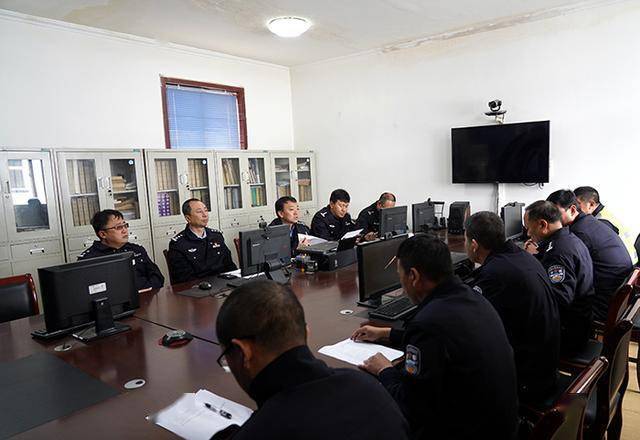 临汾尧都崔军深入刘村派出所现场办公并研究部署攻坚行动