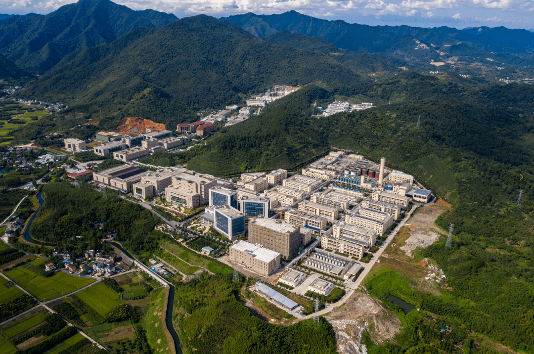 以海正药业为主导的富春药谷小镇已初步建成,形成独具特色的大健康