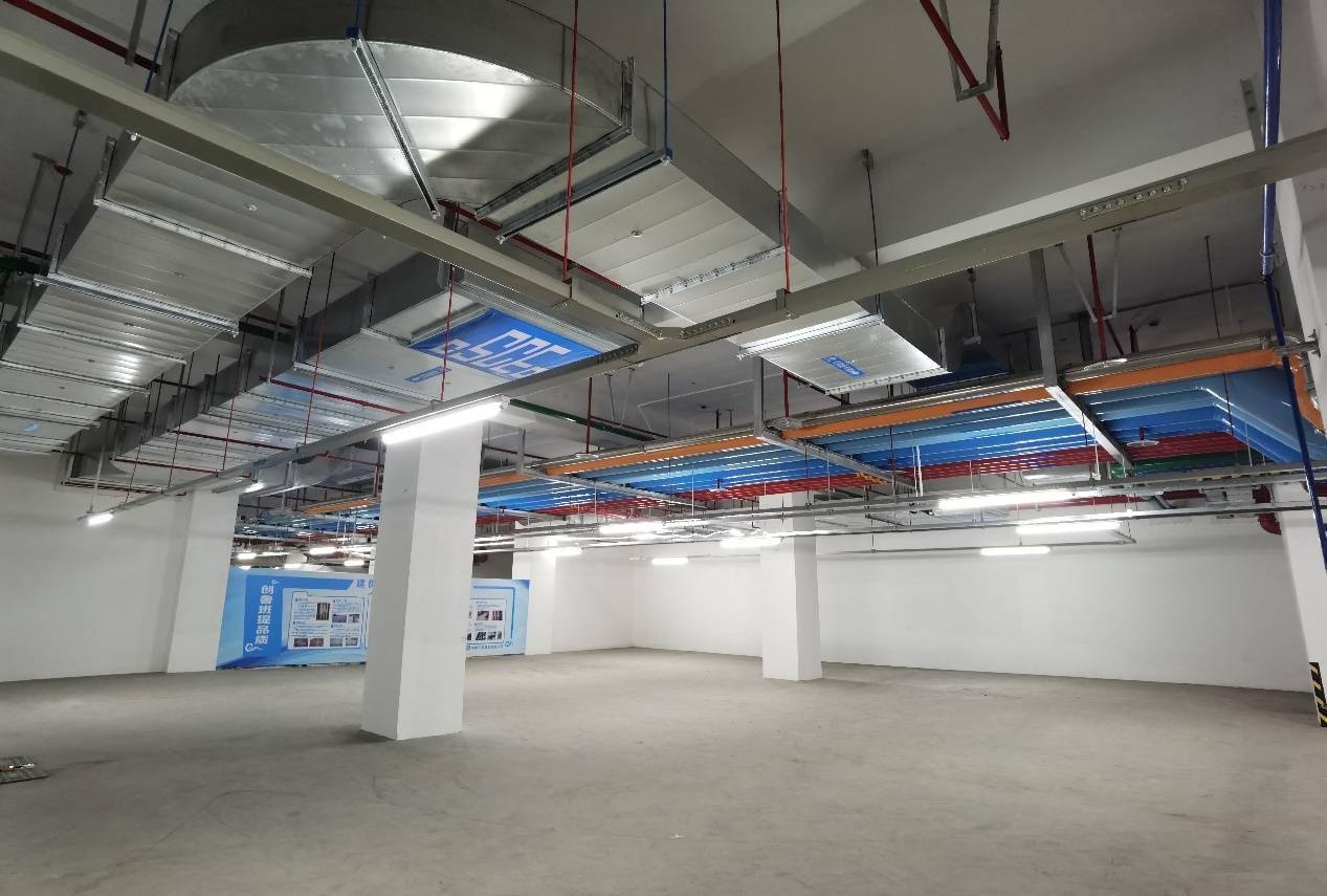 武汉云景山医院地下室开始通电亮灯