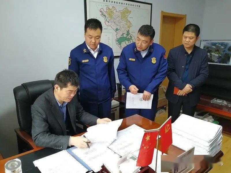 武都区区委常委常务副区长张建强专题听取消防工作汇报