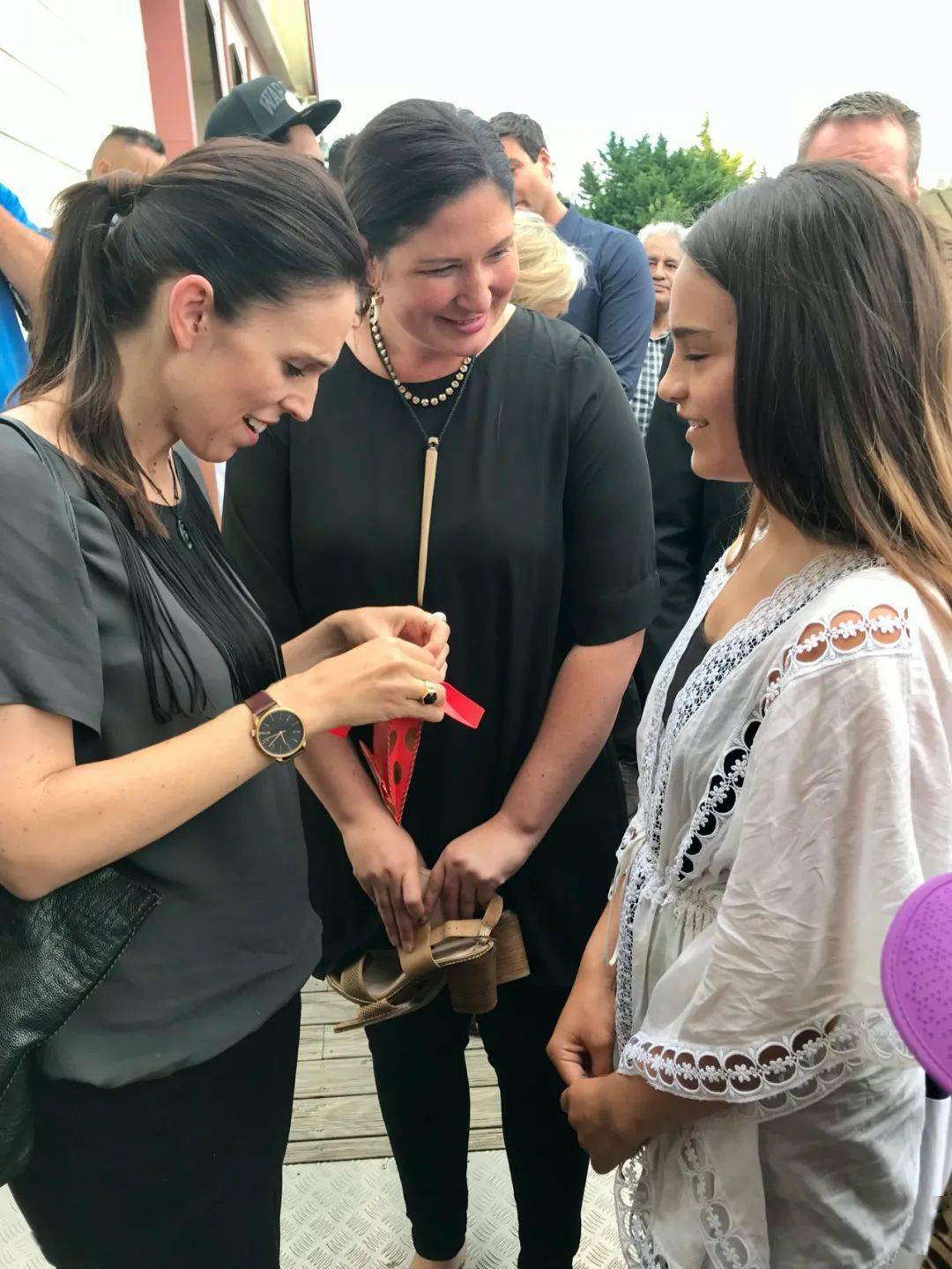 新西兰女孩15岁创业连总理都为她带货