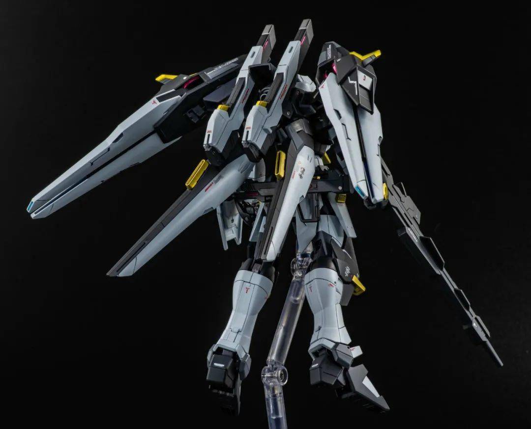 命运惊异强袭自由且换一身漆黑配色