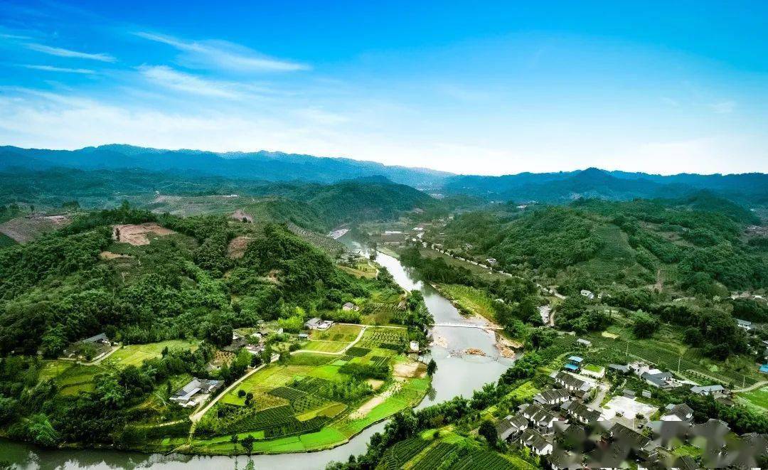 好兄弟邛崃,就是崃崃,说要为我打造一个"龙门山脉生态价值转化示范区"