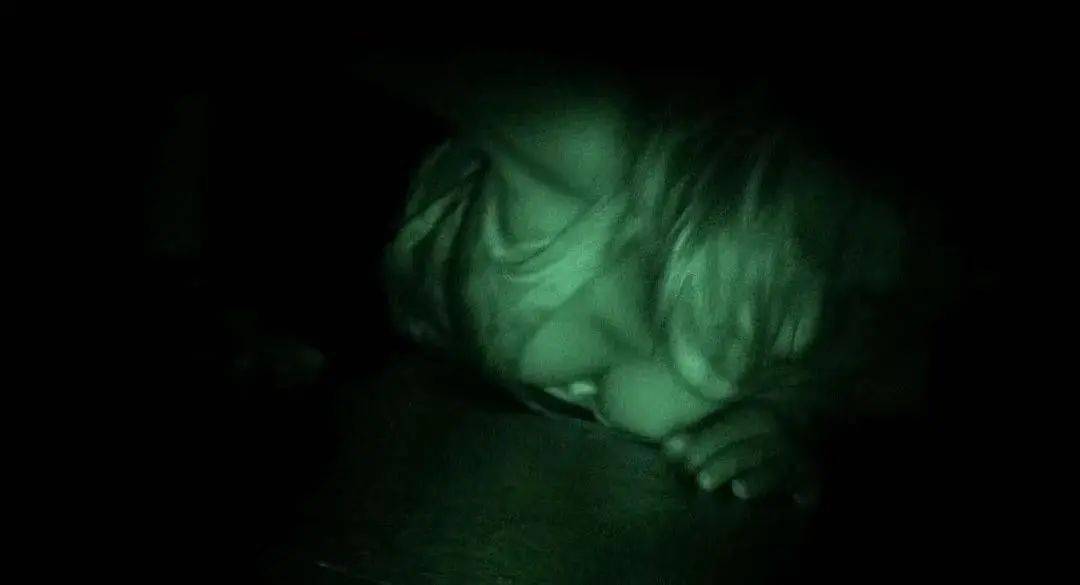 在梦境与现实的交织,解析梦到自己在已死去的亲人面前哭的深层含义 在梦境与现实的交织,解析梦到自己在已死去的亲人面前哭的深层含义