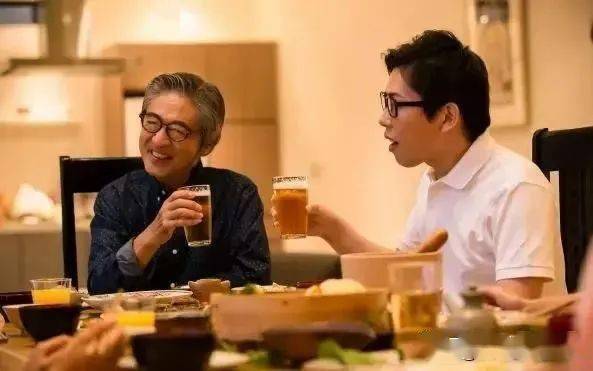 会议服务员是干嘛的 884458395e664dce89265ffbf362bd9c.jpeg