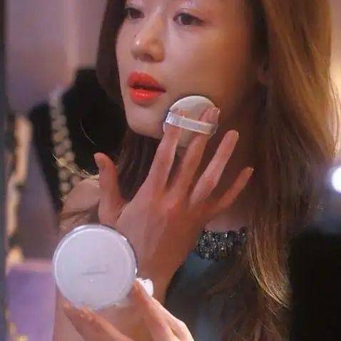 怎样才能不脱妆一整天 a64b0e409e8543a1bd143da586f6fb2d.jpeg